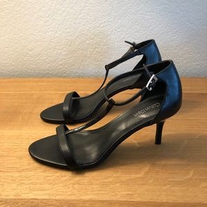 Calvin Klein T-Strap Black Pump (Laken)
